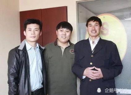 大衣哥和朱之文最新爆料,揭秘娱乐圈背后故事  第1张 大衣哥和朱之文最新爆料,揭秘娱乐圈背后故事  第1张